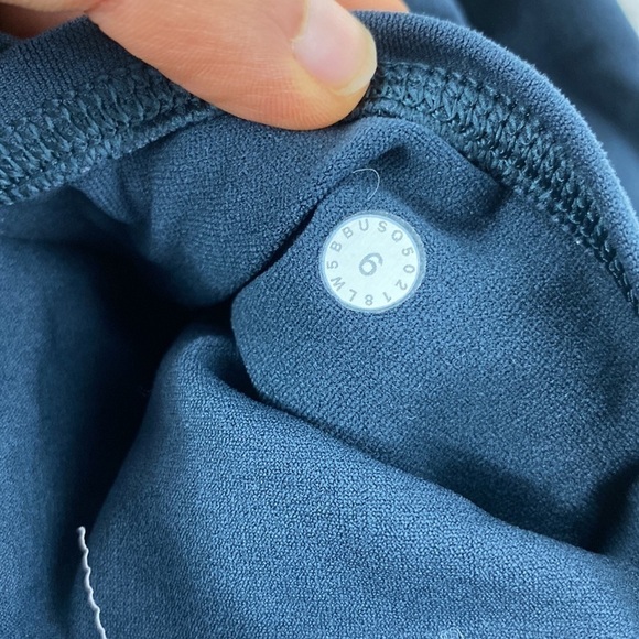 Lululemon Reveal Tight Interconnect *25.5" Gravity - Picture 5 of 7